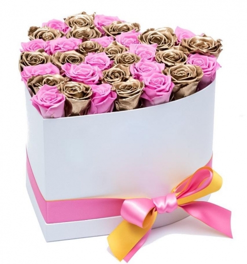 Микс из 32 золотых и розовых роз в коробке