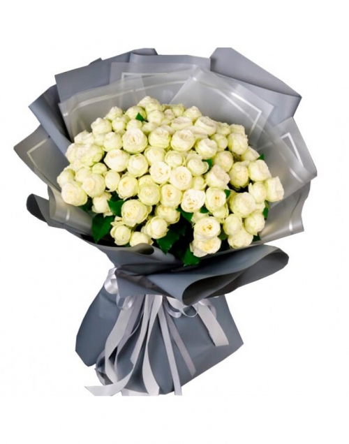Букет из 39 белых кустовых роз