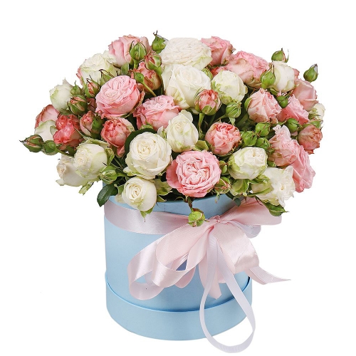 Микс из 7 розовых и белых кустовых роз в коробке